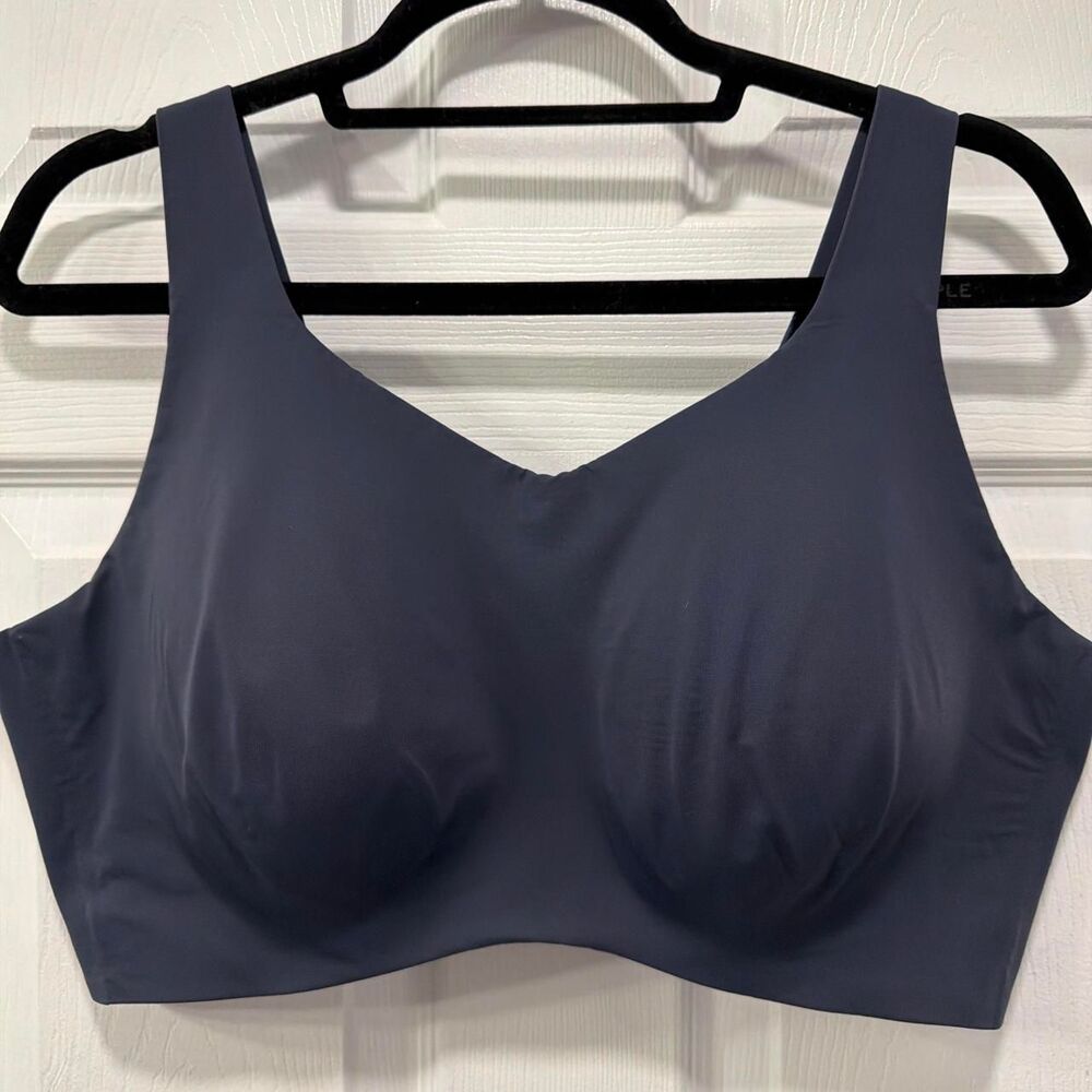 Knix Women's Blue and Navy Bra